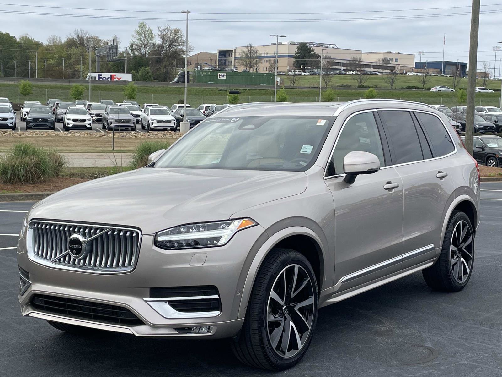 Certified 2024 Volvo XC90 B6 Ultimate w/ Protection Package Premier image 3