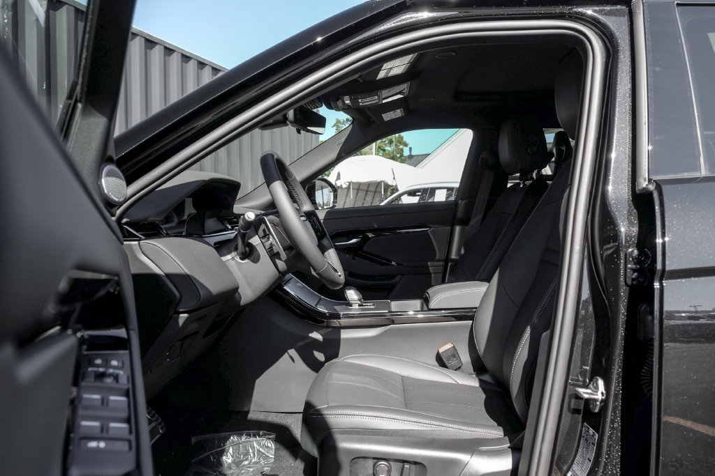 New 2026 Land Rover Range Rover Evoque Hoxton AWD/4WD image 10