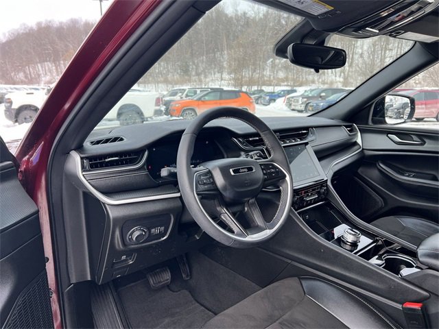 Used 2023 Jeep Grand Cherokee Altitude image 10