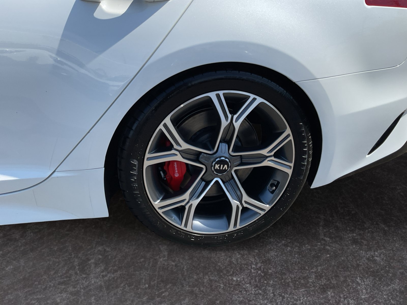 Used 2020 Kia Stinger GT1 RWD image 9