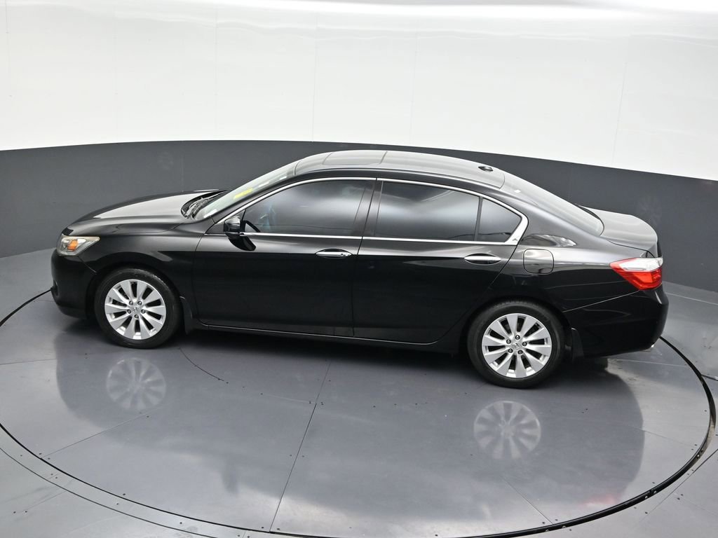 Used 2015 Honda Accord Touring image 17