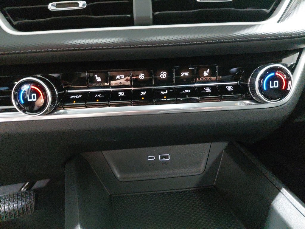 New 2026 Chevrolet Equinox LT w/ Convenience Package II image 26