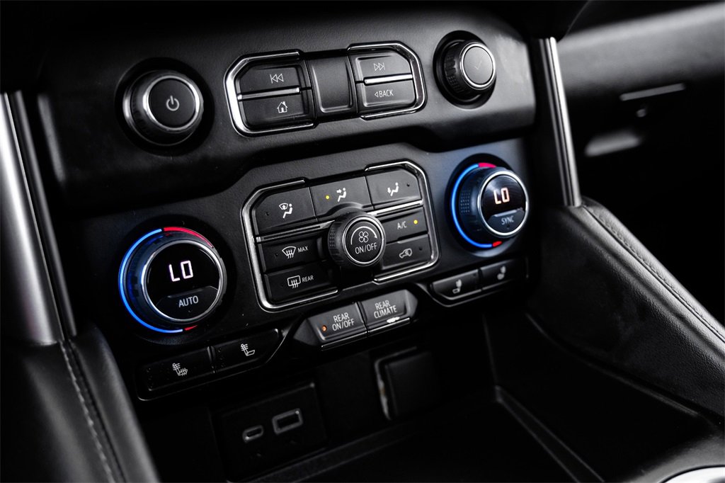 Used 2022 Chevrolet Suburban LT image 25