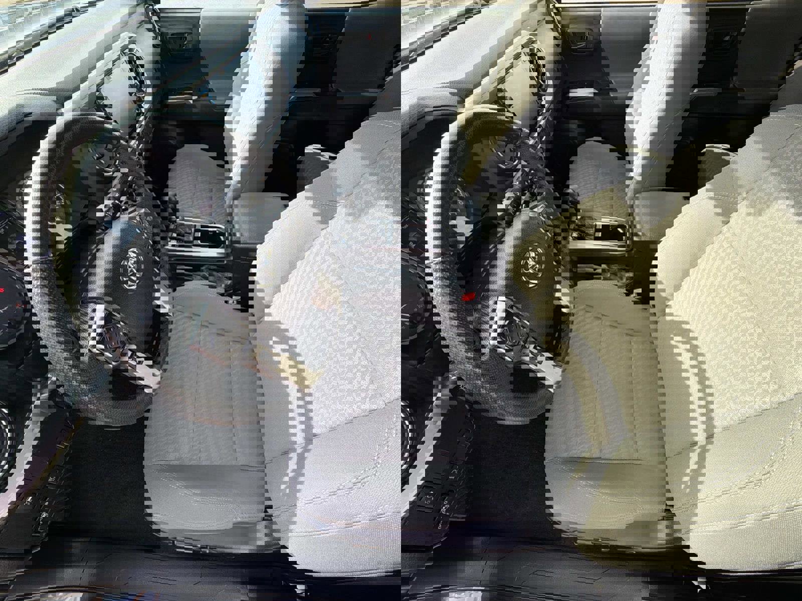 Used 2023 Toyota Tacoma SR5 image 3