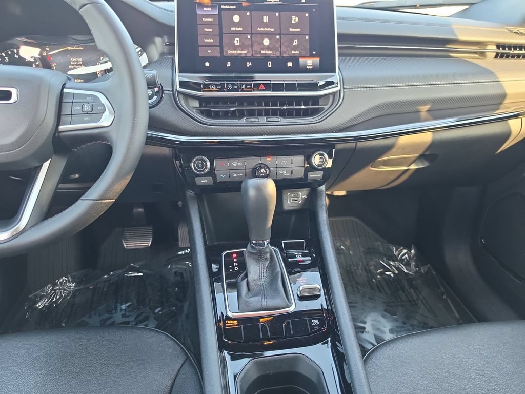 Used 2024 Jeep Compass Latitude w/ Altitude Special Edition AWD/4WD image 13