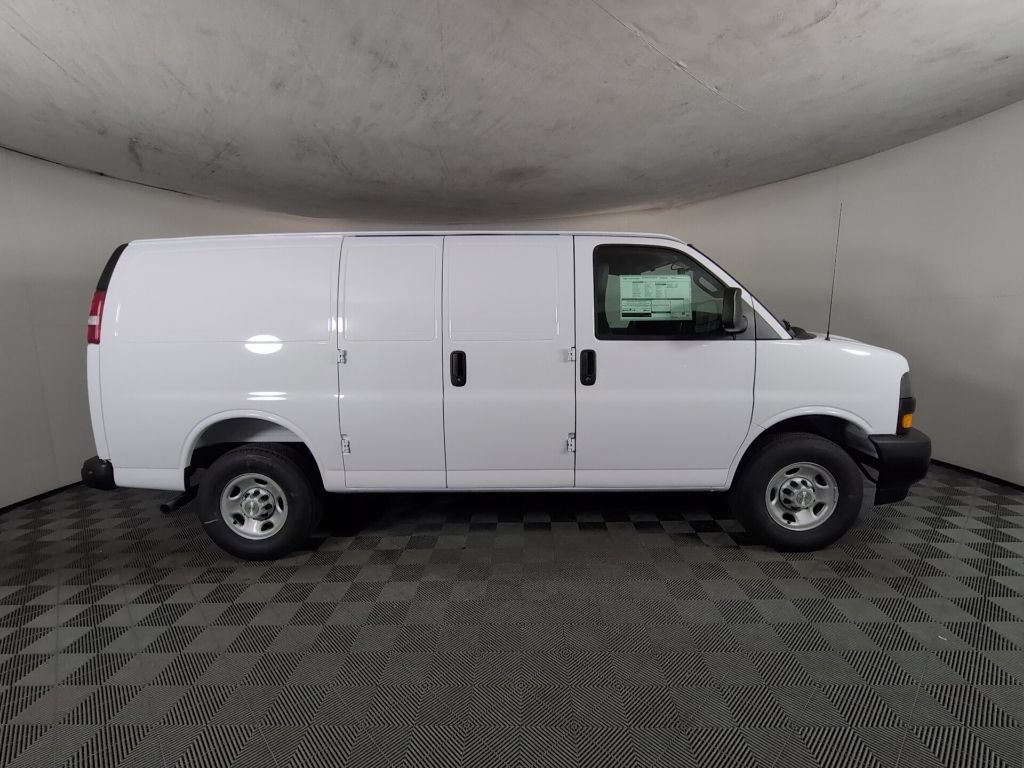 New 2026 Chevrolet Express 2500 w/ Driver Convenience Package RWD image 4
