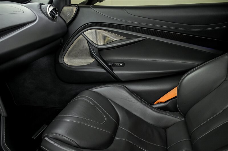 Used 2019 McLaren 720S RWD image 35