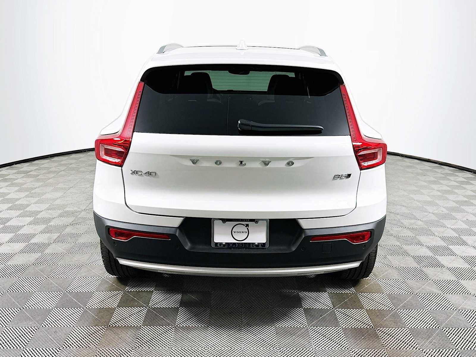 Used 2025 Volvo XC40 B5 Plus w/ Protection Package Premier image 5