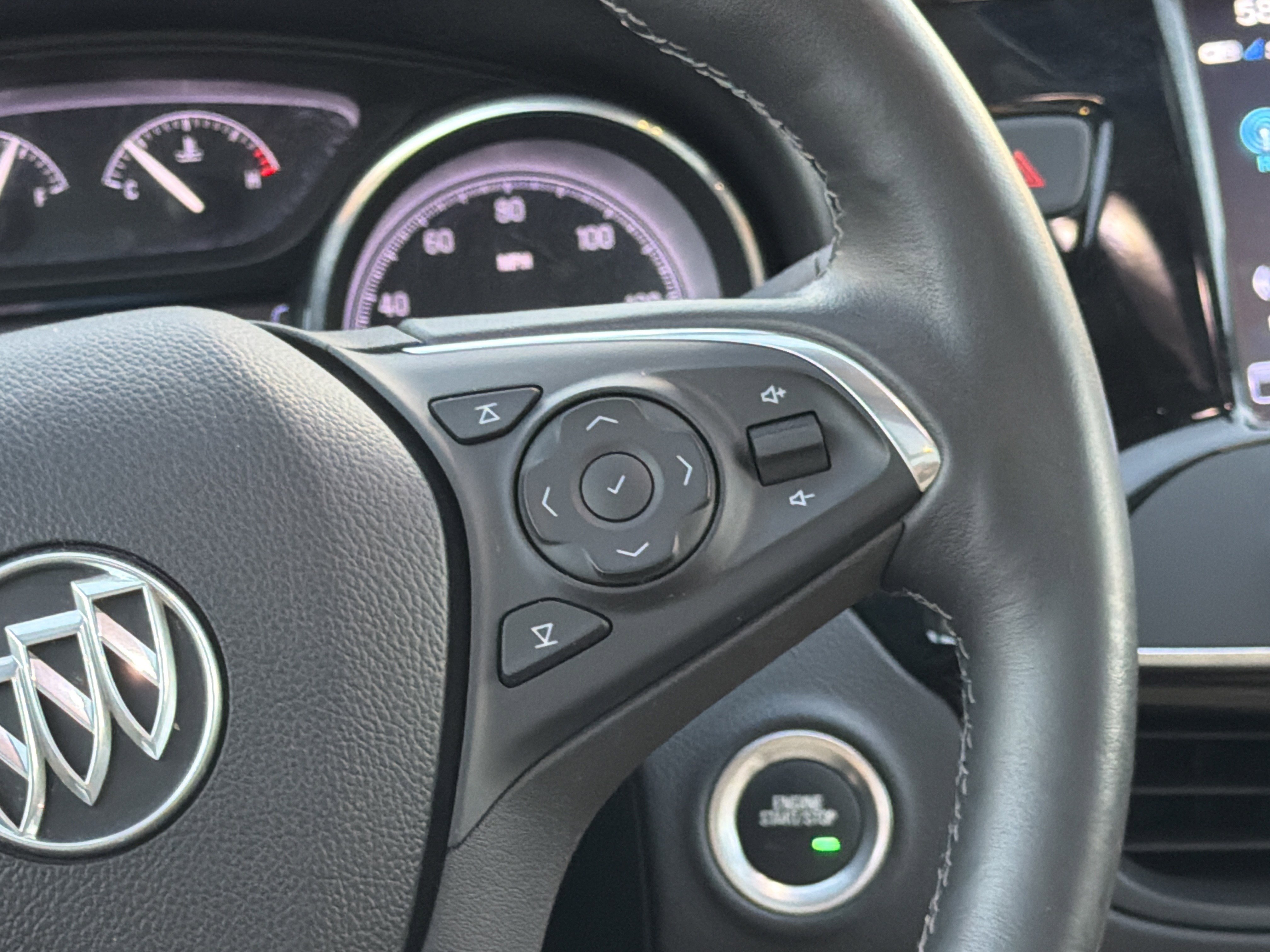 Used 2019 Buick Envision Essence image 20