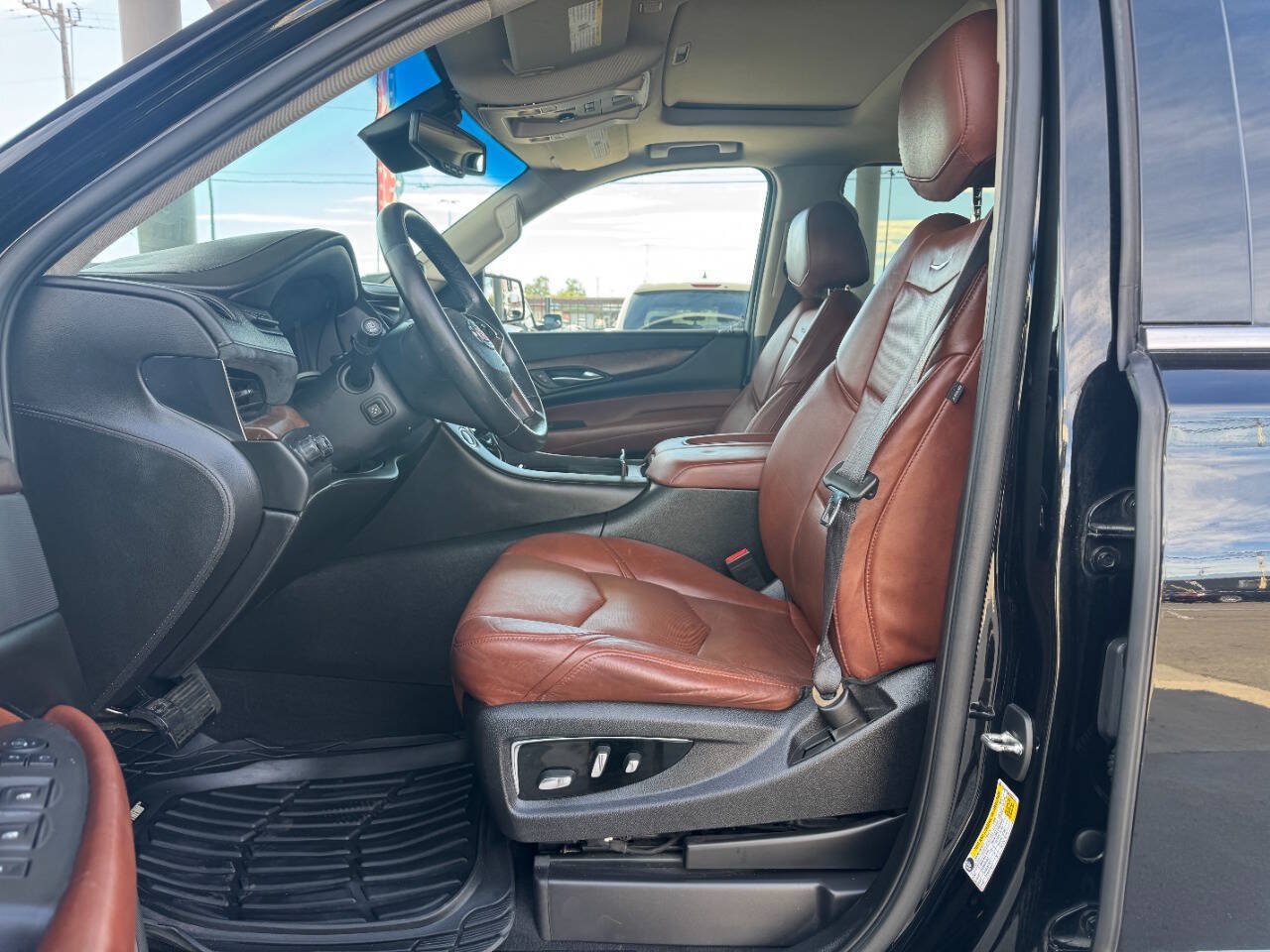 Used 2015 Cadillac Escalade ESV Luxury AWD/4WD image 10
