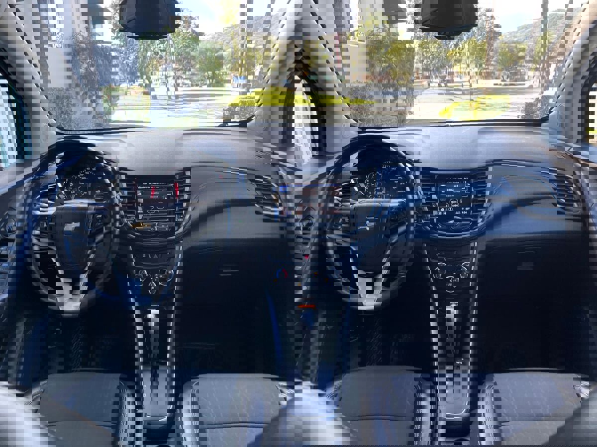 Used 2020 Chevrolet Trax LT w/ Sun & Sound Package image 13