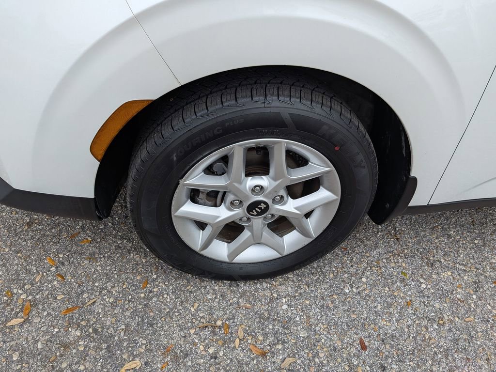 Used 2020 Kia Soul S FWD image 12