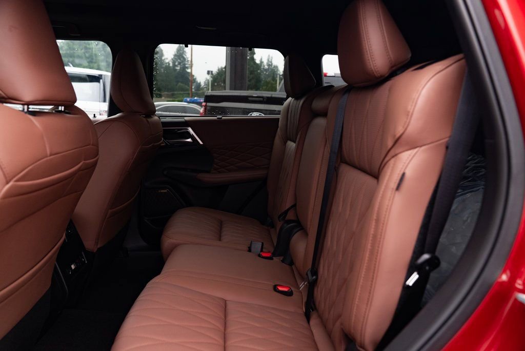 New 2026 Mitsubishi Outlander SEL image 21