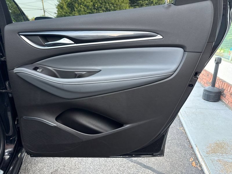 Used 2019 Buick Enclave Essence AWD/4WD image 21