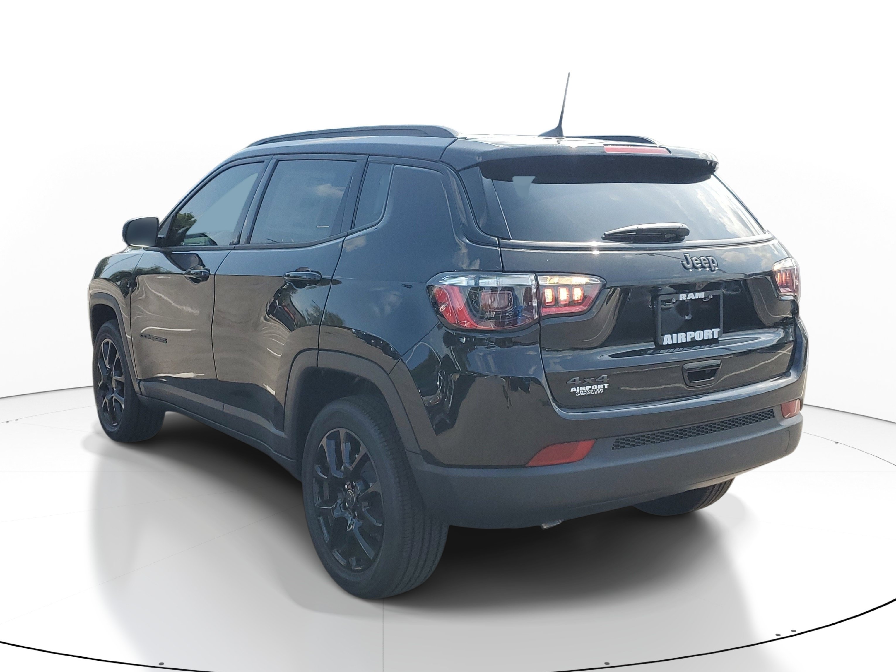 New 2026 Jeep Compass Latitude AWD/4WD image 3