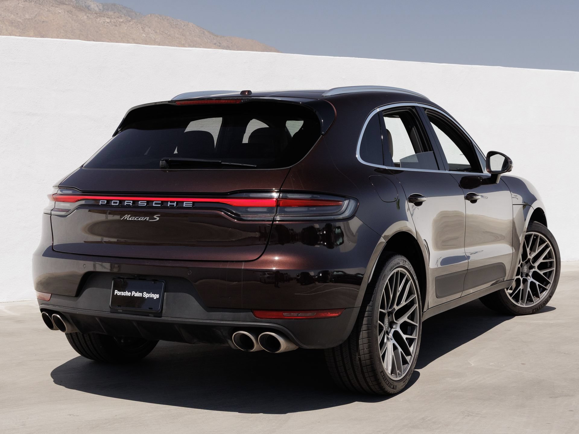Certified 2021 Porsche Macan S AWD/4WD image 7