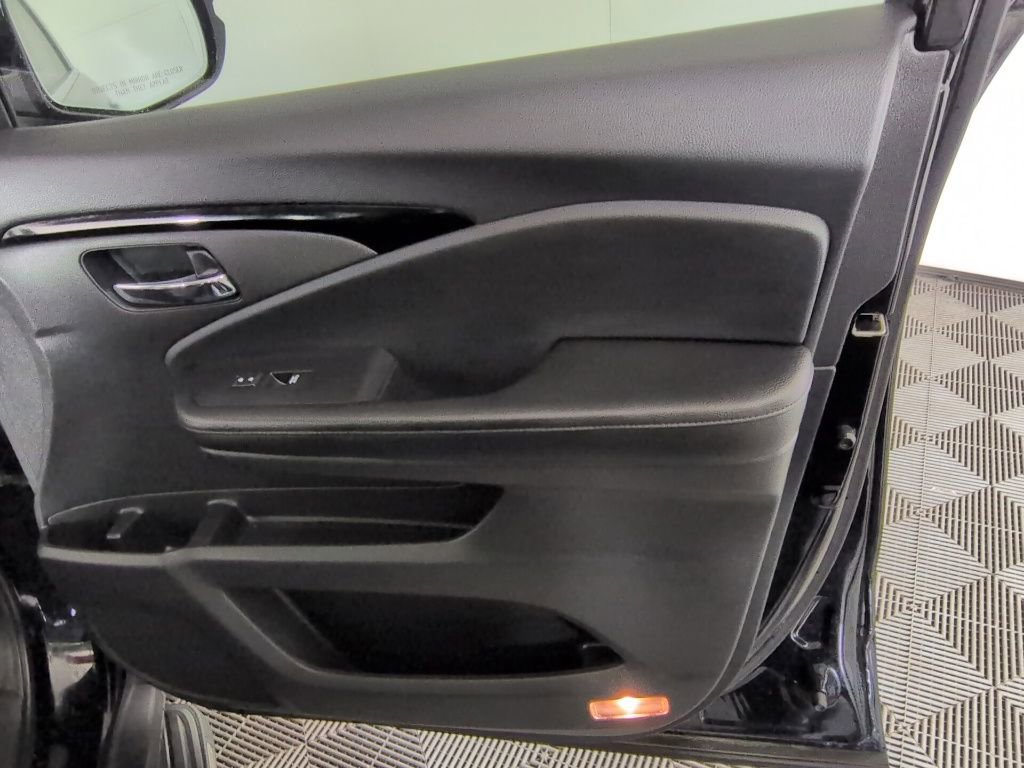 Used 2019 Honda Pilot Elite image 33