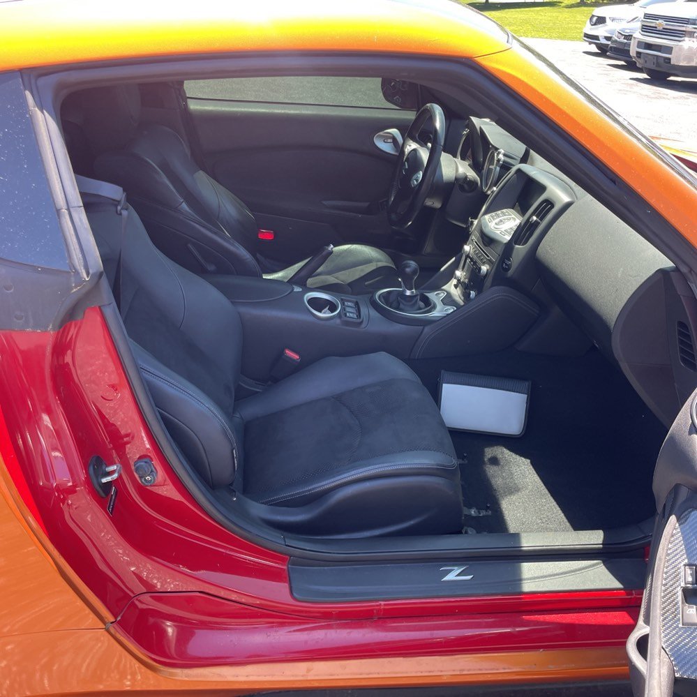 Used 2010 Nissan 370Z Touring w/ Sport Pkg RWD image 7