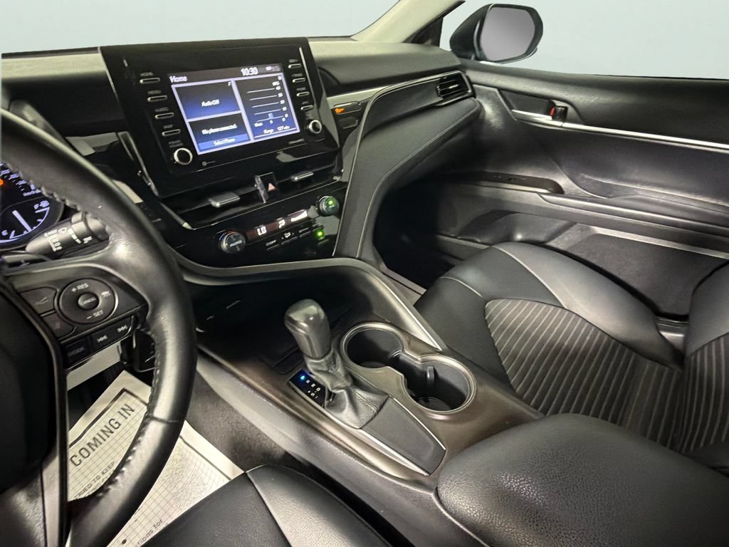 Used 2021 Toyota Camry SE FWD image 19