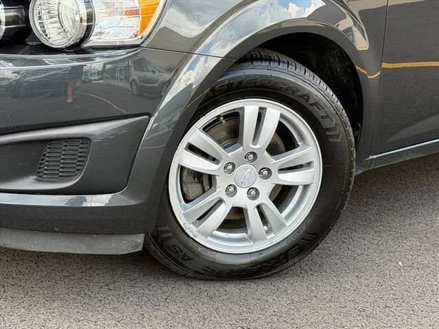 Used 2015 Chevrolet Sonic LT FWD image 20