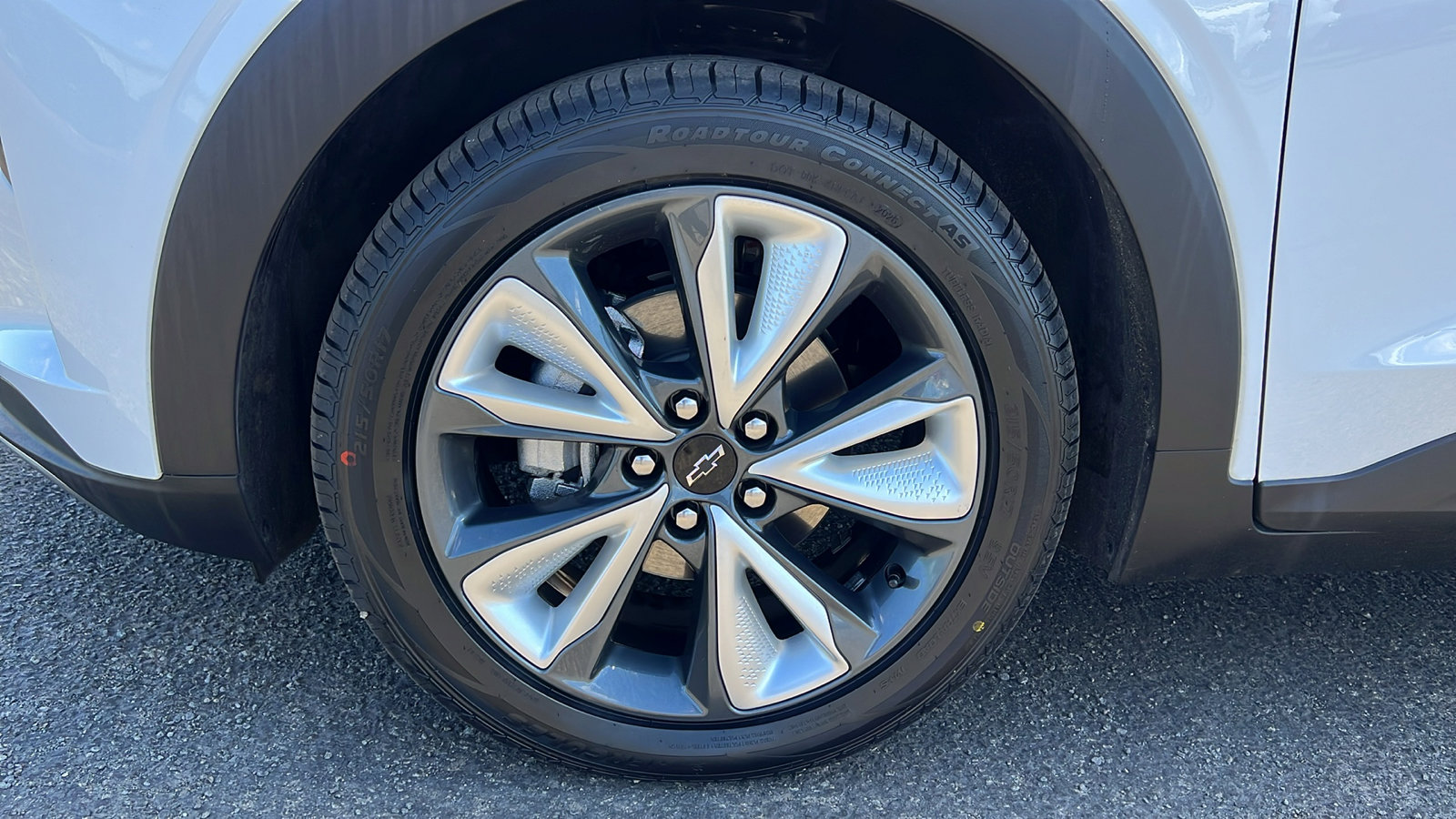 Certified 2023 Chevrolet Bolt EUV LT w/ Convenience Package image 10