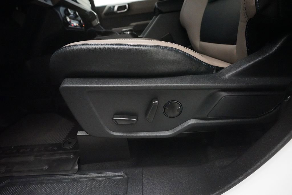 Used 2023 Ford Bronco Wildtrak AWD/4WD image 28