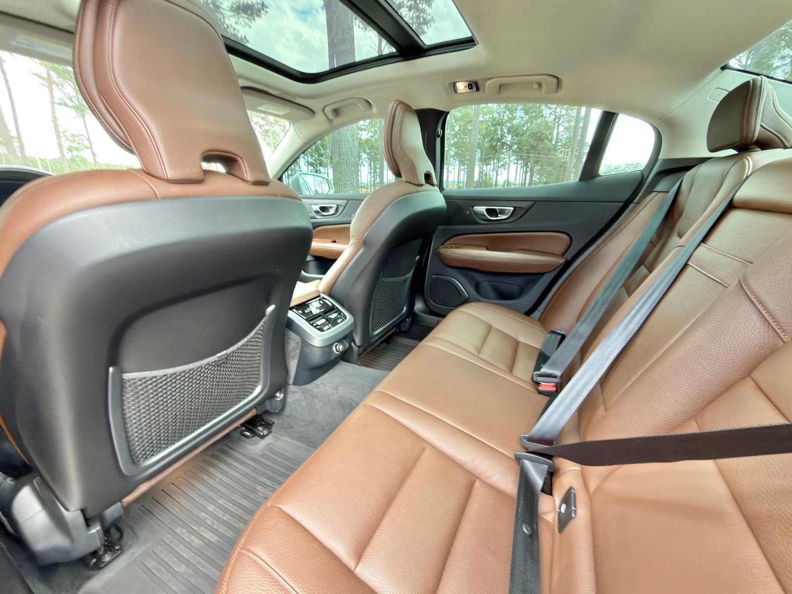 Used 2020 Volvo S60 T6 Inscription image 15