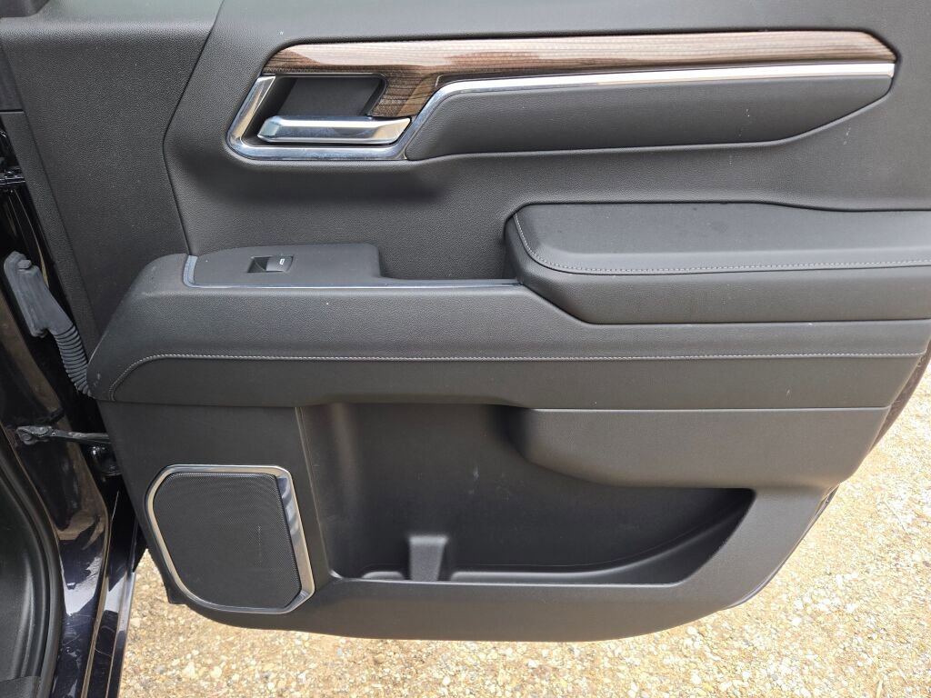 Used 2024 Chevrolet Silverado 1500 LT image 9