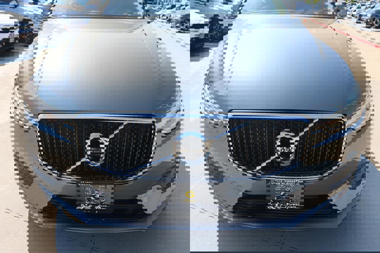 Used 2018 Volvo XC60 T5 Momentum w/ Convenience Package image 8