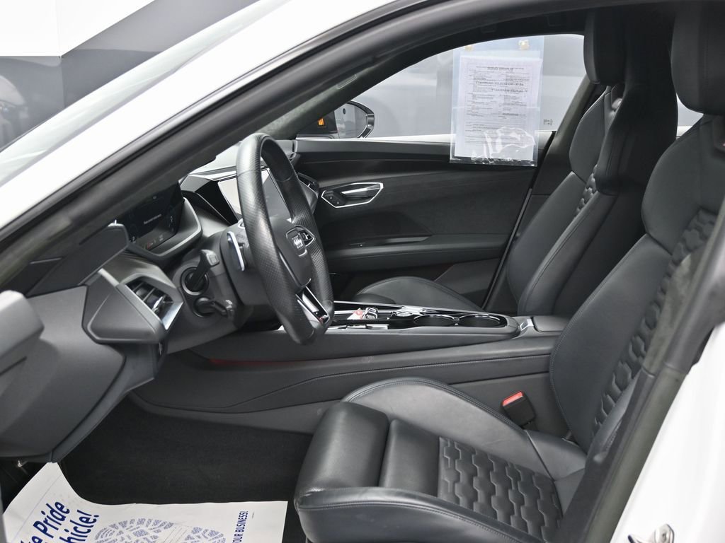 Used 2023 Audi RS e-tron GT w/ Carbon Performance Package image 15