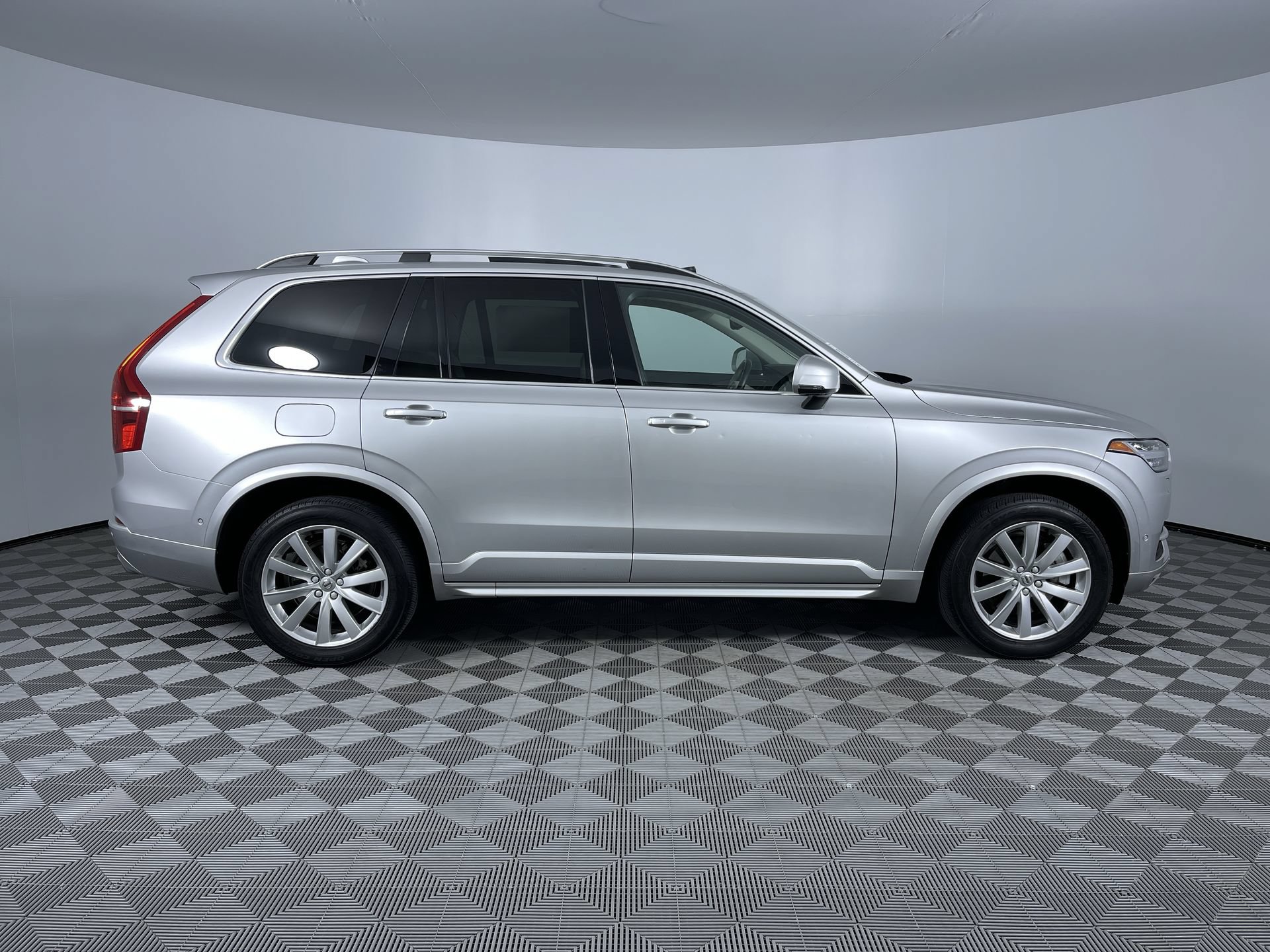 Used 2016 Volvo XC90 T6 Momentum AWD/4WD image 10