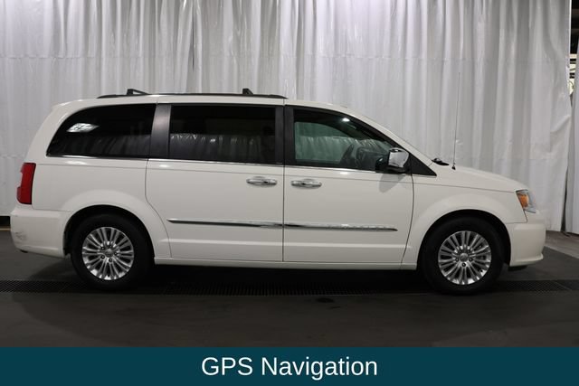 Used 2012 Chrysler Town & Country Limited w/ Luxury Group FWD image 2