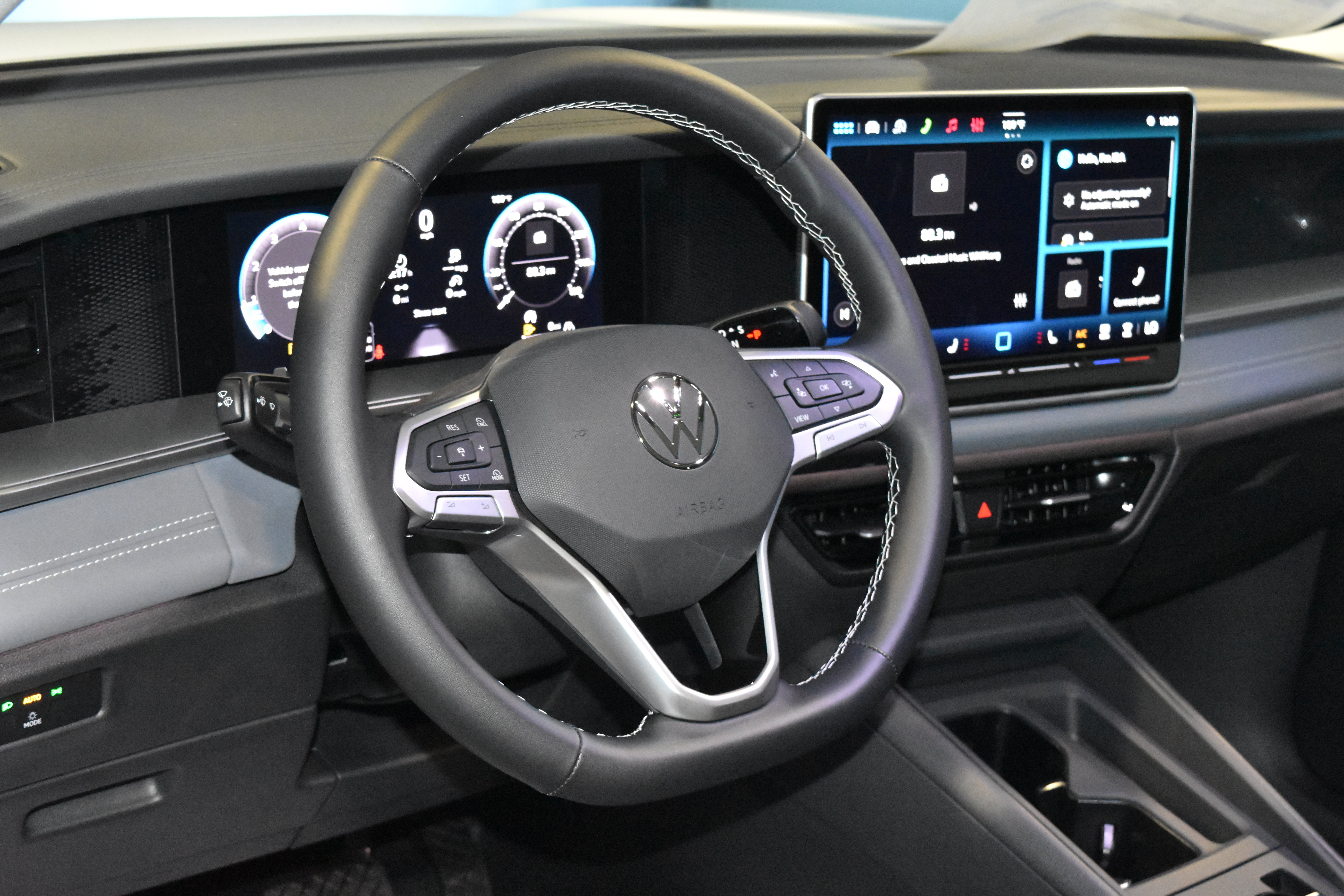 New 2026 Volkswagen Tiguan SE AWD/4WD image 2