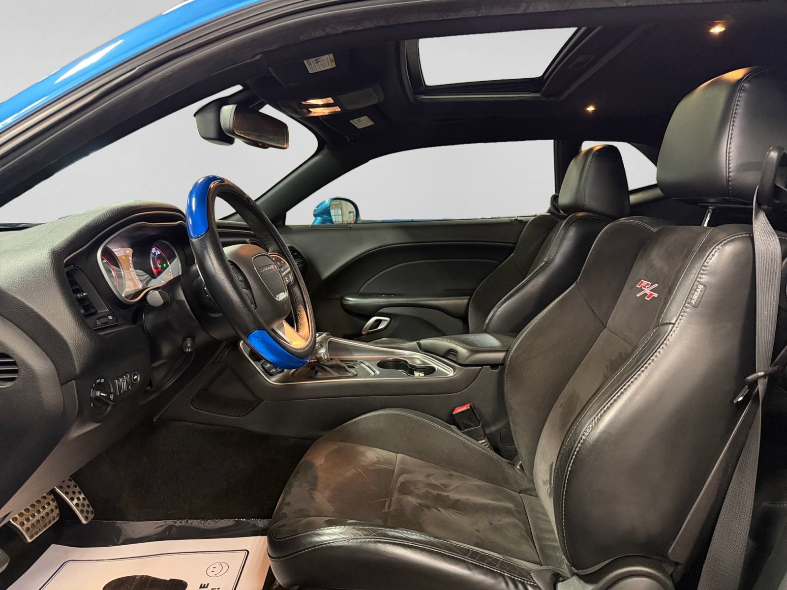 Used 2015 Dodge Challenger R/T Scat Pack w/ Leather Interior Group RWD image 14