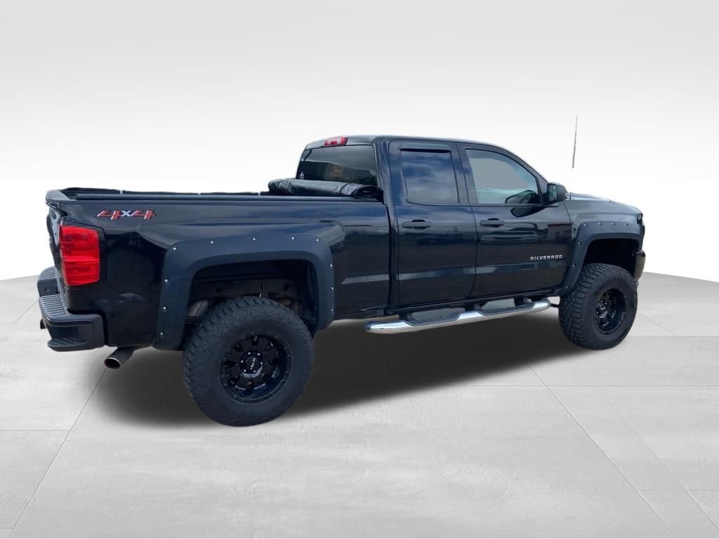Used 2018 Chevrolet Silverado 1500 Custom w/ Custom Value Package AWD/4WD image 11