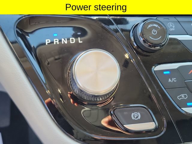 Certified 2024 Chrysler Pacifica Touring-L FWD image 19