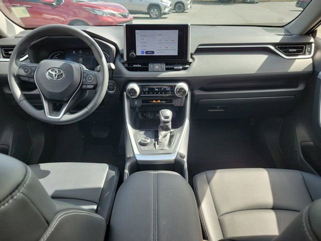 Used 2025 Toyota RAV4 XLE Premium image 21