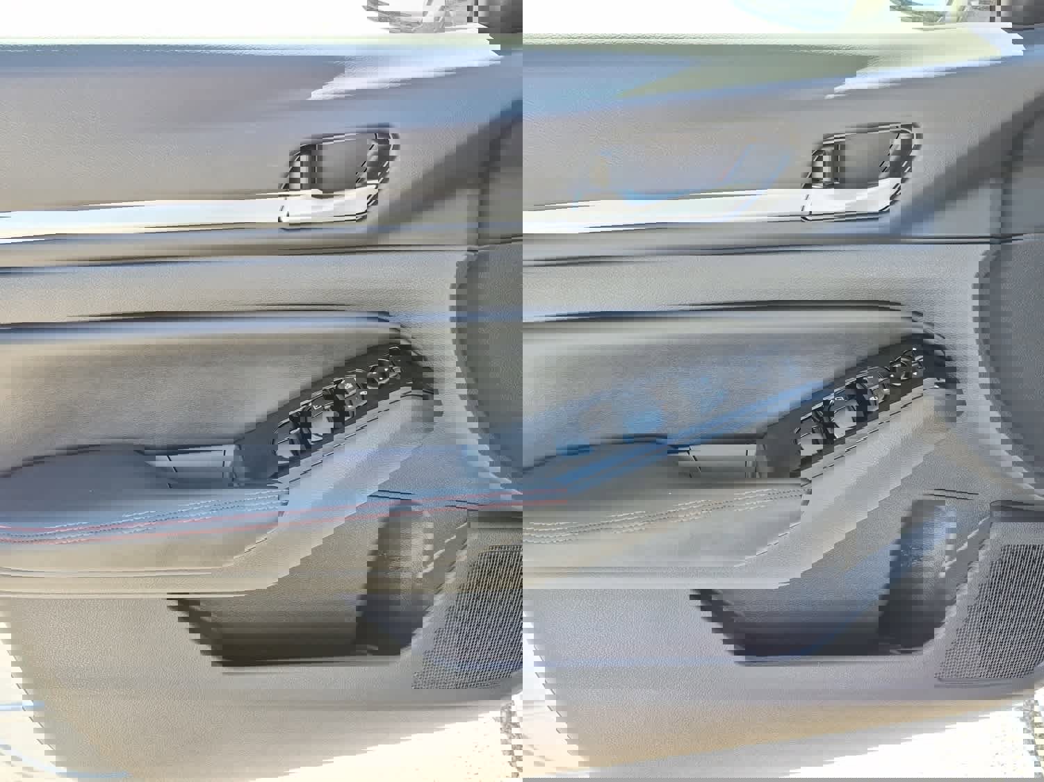 Used 2024 Nissan Altima 2.5 SR image 8