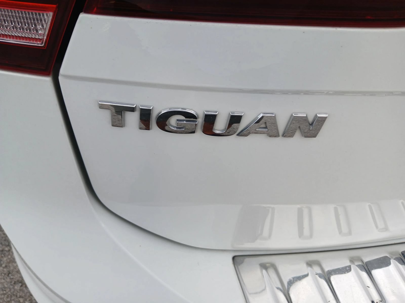 Used 2021 Volkswagen Tiguan S FWD image 25
