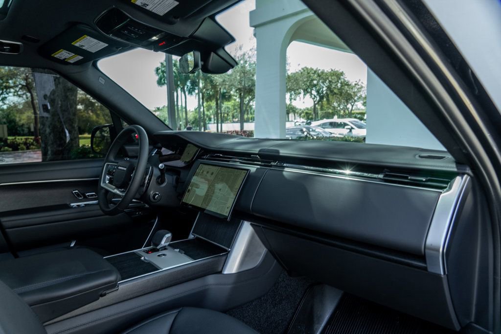 Used 2026 Land Rover Range Rover SE image 28