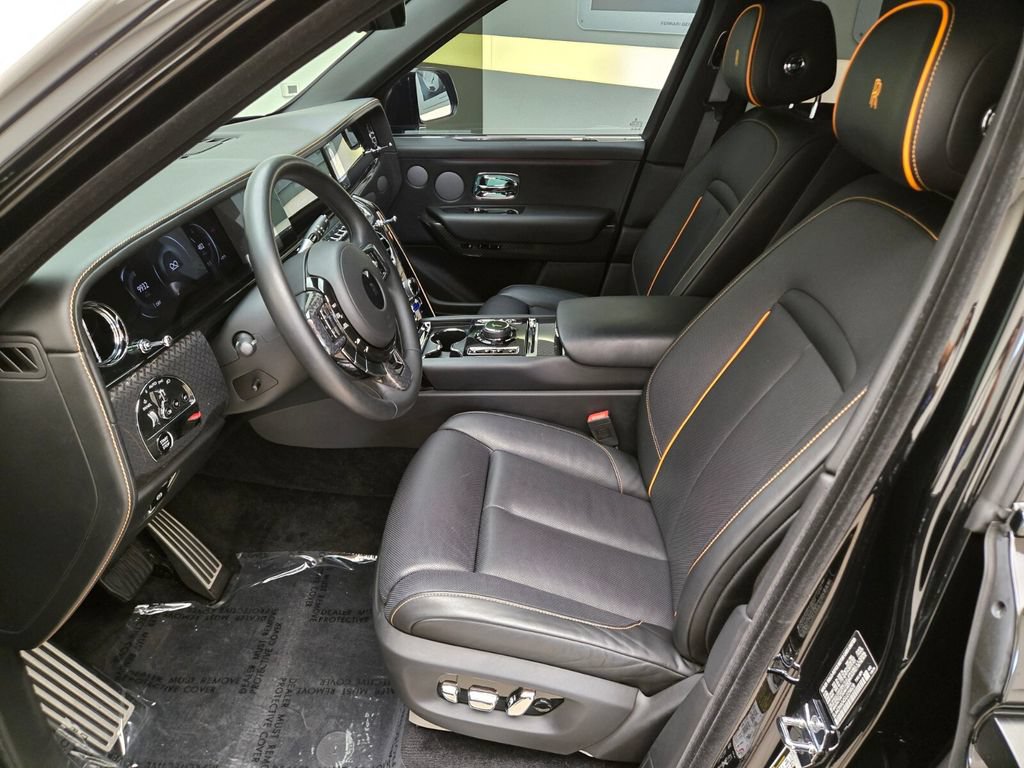 Certified 2025 Rolls-Royce Cullinan Black Badge AWD/4WD image 14