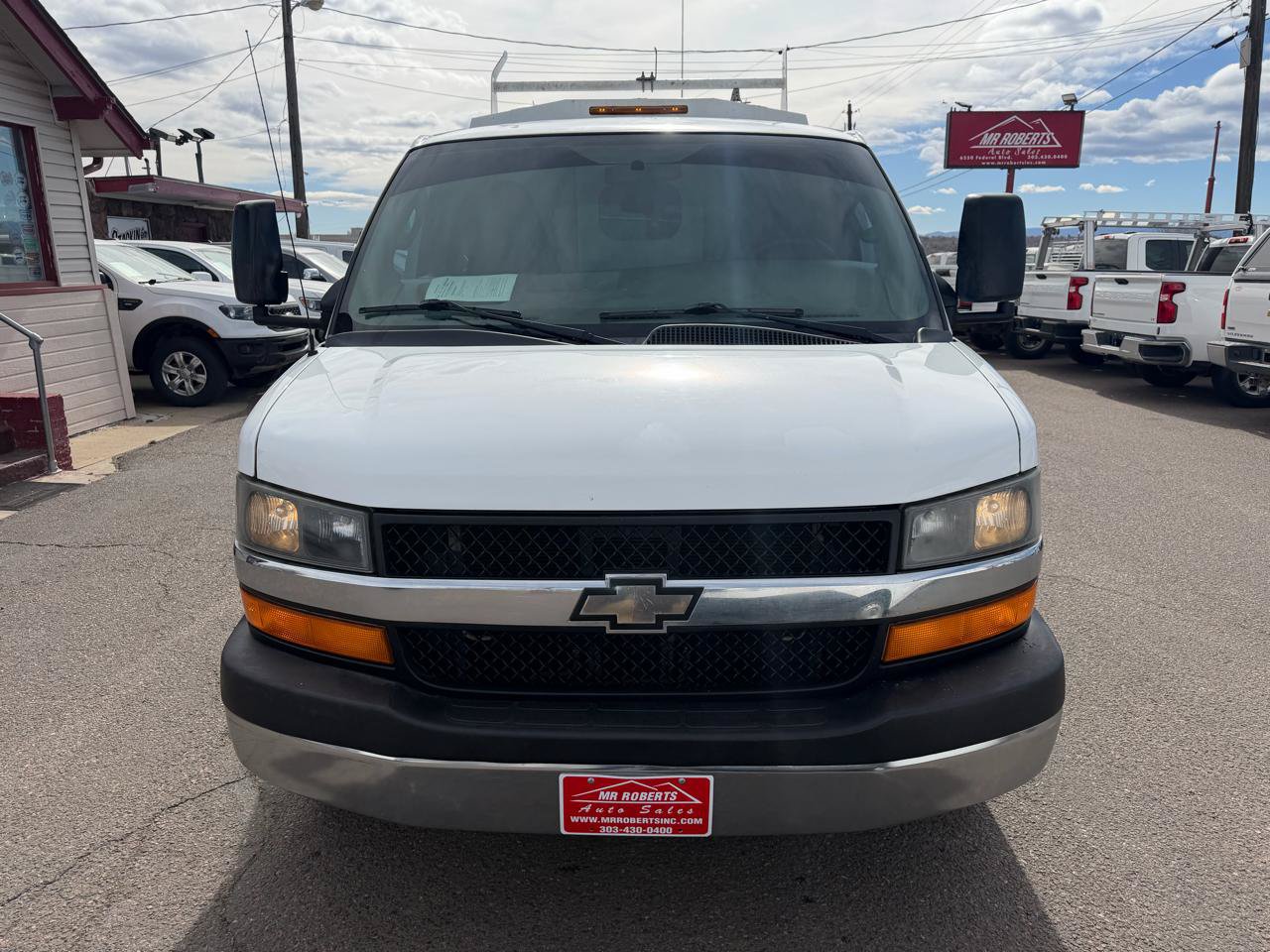 Used 2016 Chevrolet Express 3500 RWD image 3