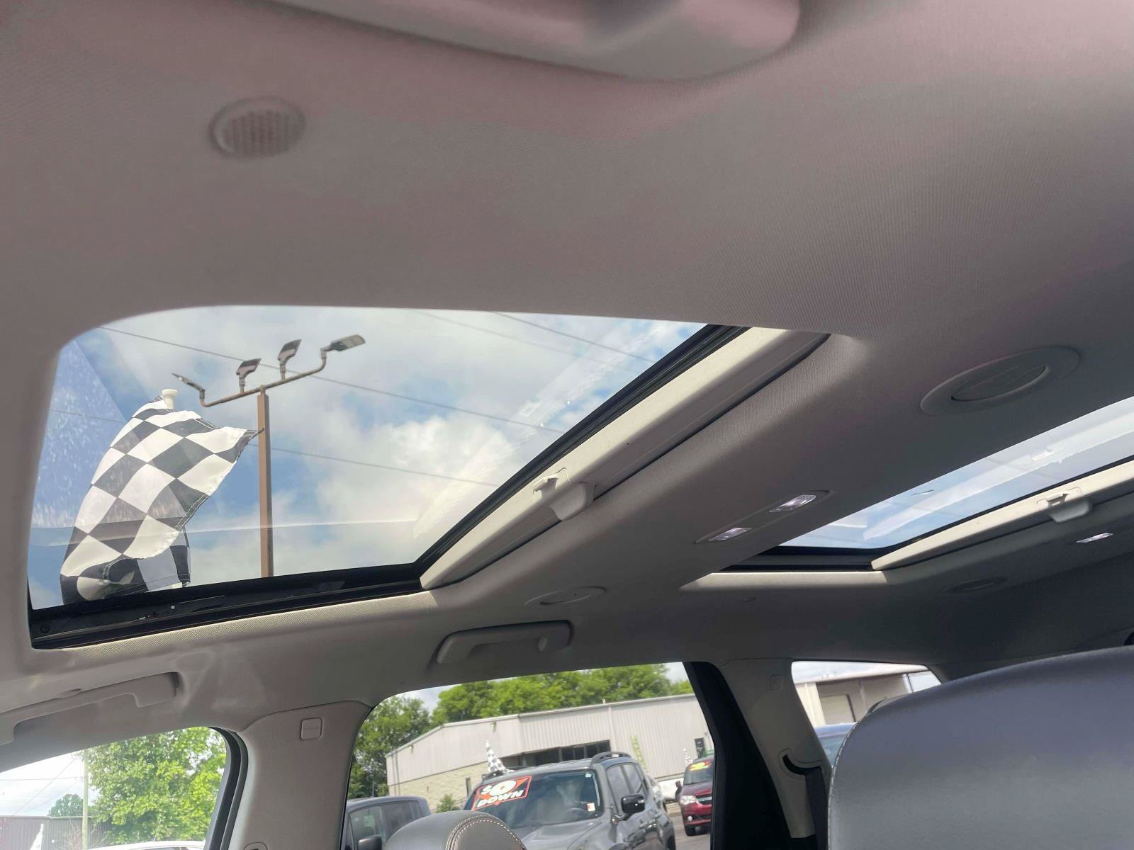 Used 2019 Buick Enclave Essence AWD/4WD image 16