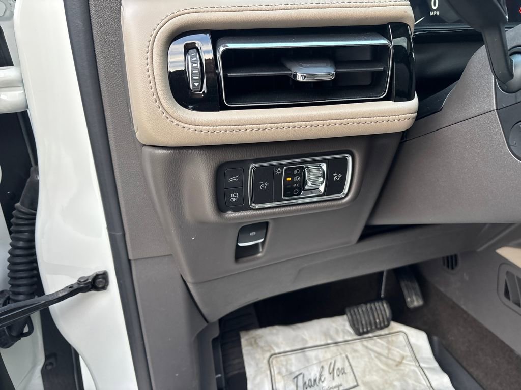 Used 2022 Lincoln Nautilus Reserve w/ Equipment Group 201A image 16