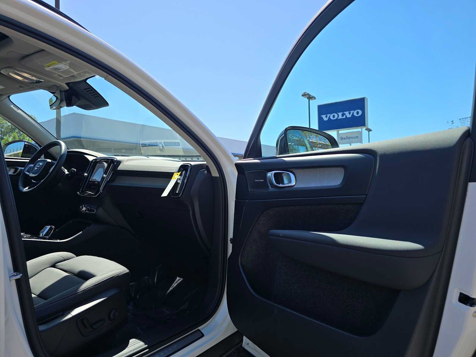 Used 2026 Volvo XC40 B5 Plus w/ Climate Package AWD/4WD image 11