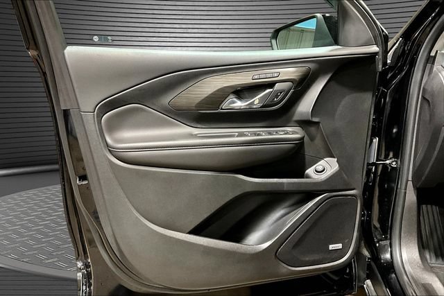 Used 2023 GMC Terrain SLT w/ Infotainment Package II FWD image 18