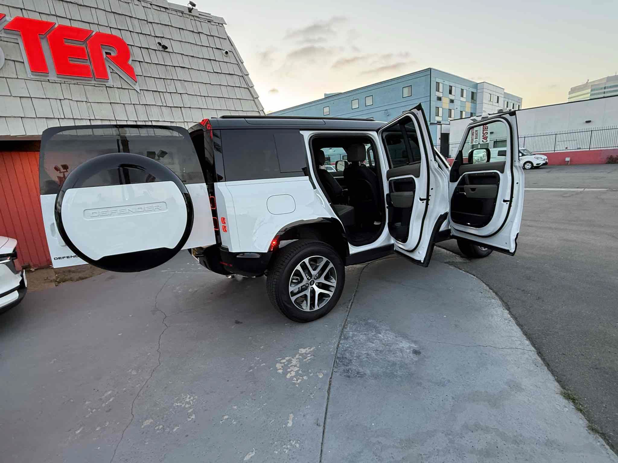Used 2025 Land Rover Defender 110 X-Dynamic SE AWD/4WD image 50