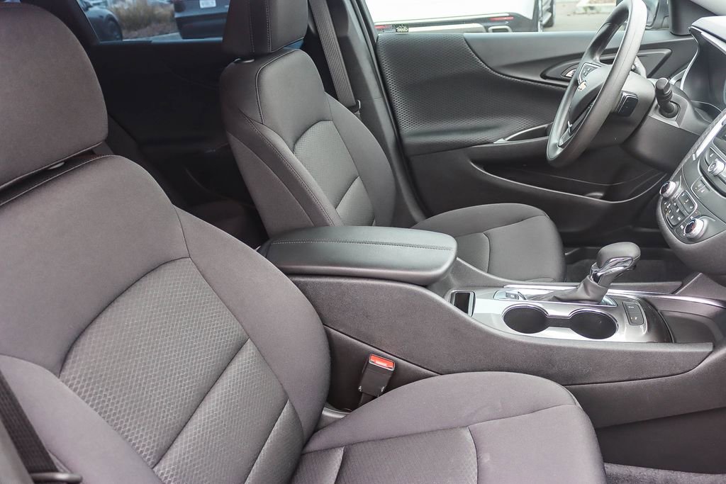 Used 2025 Chevrolet Malibu LT image 15