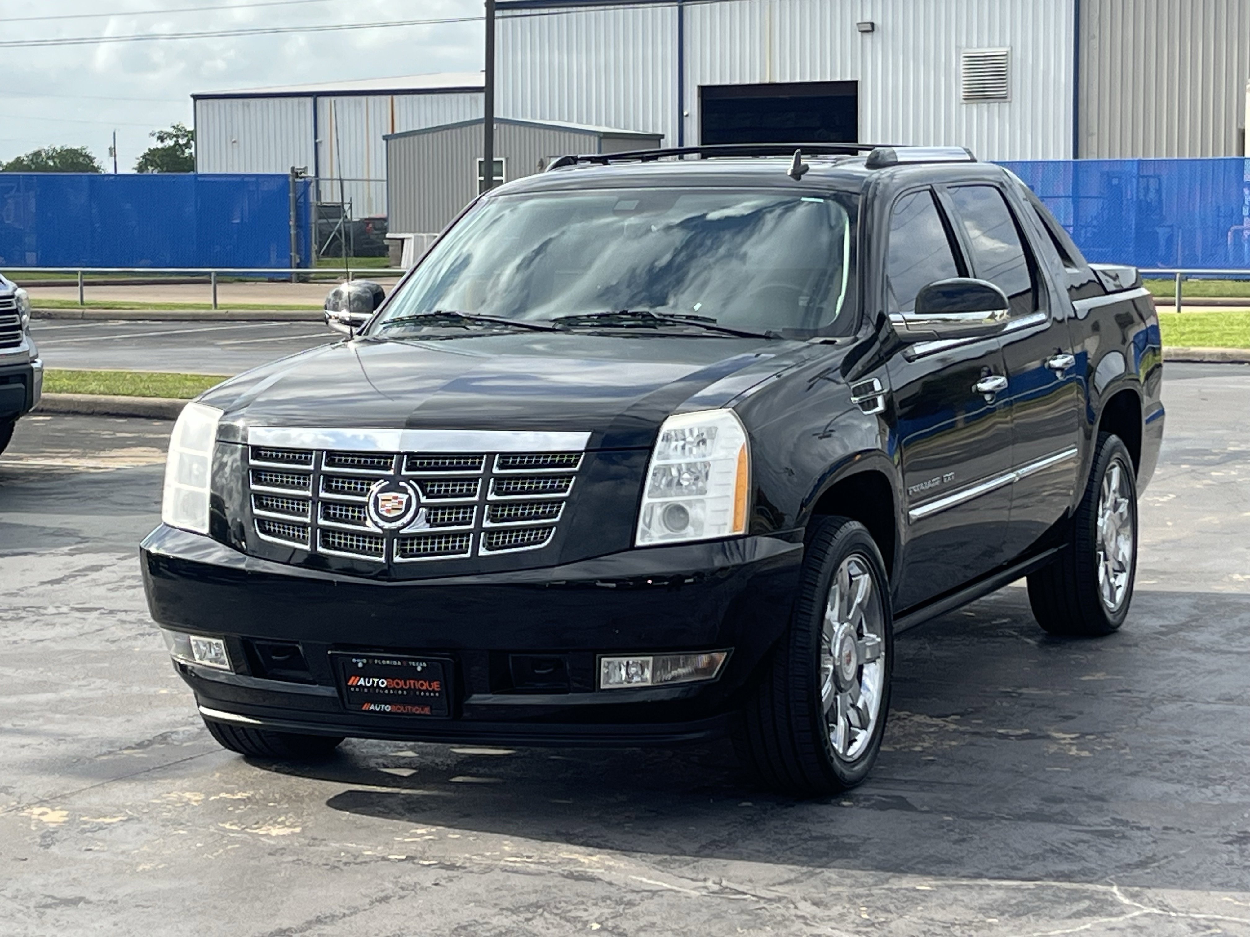 Used 2013 Cadillac Escalade EXT Premium image 5