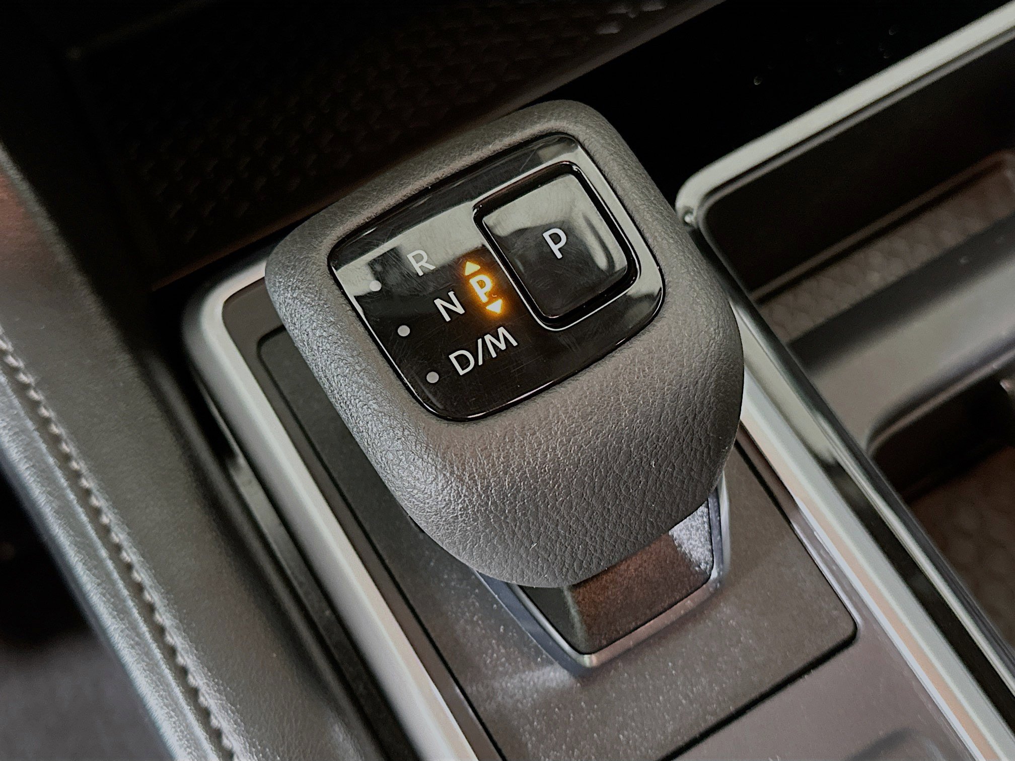 Used 2025 Nissan Pathfinder SV image 24